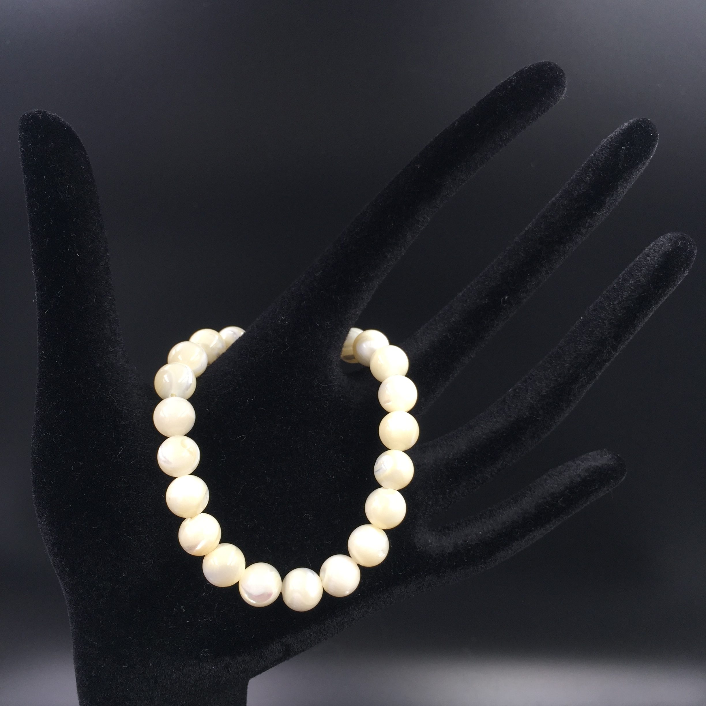 Bracelet en Nacre Blanche “perles 8mm”