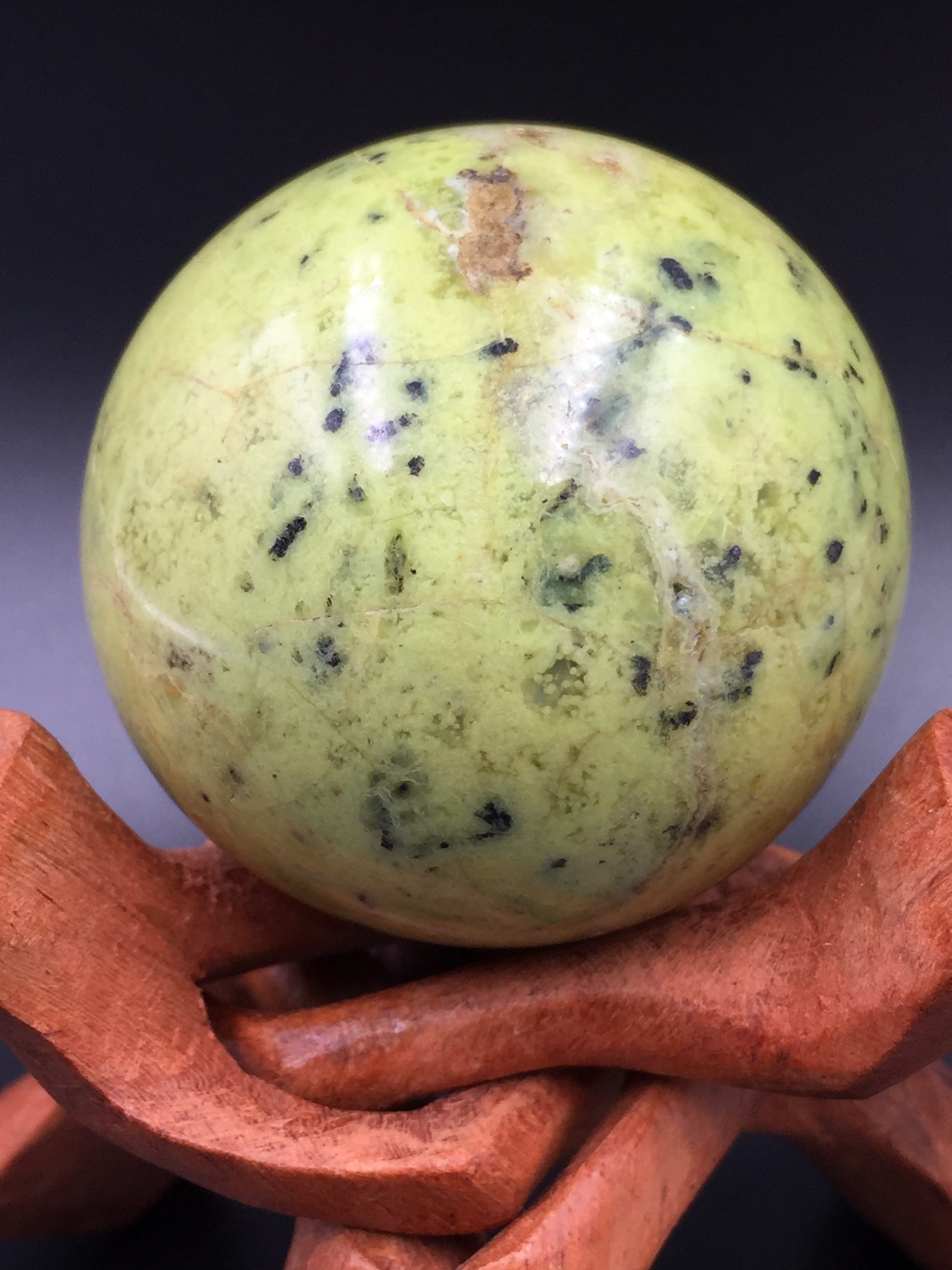 Sphère en opale verte de Madagascar (réf op18)