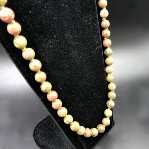 Collier perles en unakite (ref cun1)