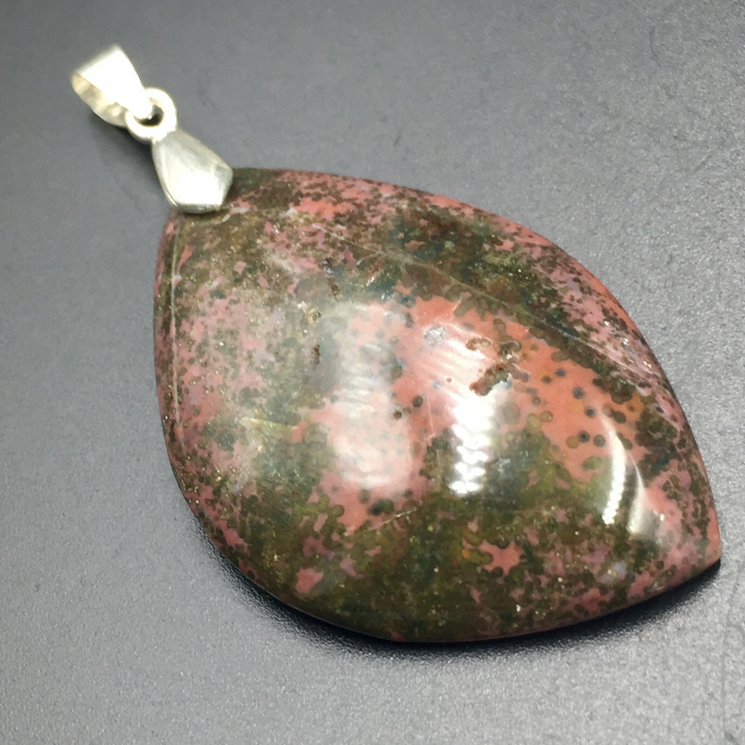 Pierre Sanguine De Sylmael Lost Ark Pendentif jaspe sanguin (réf js1) | Cœur de Pierres