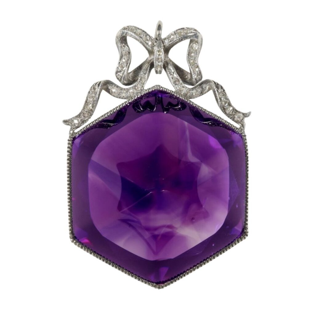 Broche Faberger en Améthyste