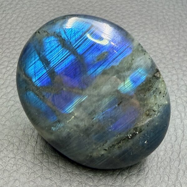 Galet labradorite de Madagascar (réf gl3) – Image 2