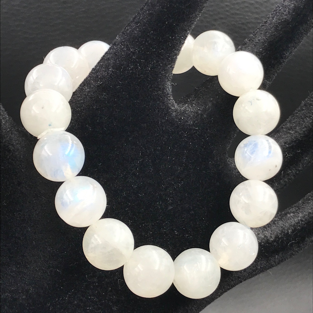 Bracelet en péristerite perles de 12 mm “labradorite blanche” (réf bpla1)