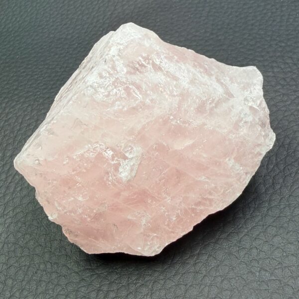 Quartz Rose "brut" de madagascar (réf prb11) – Image 4