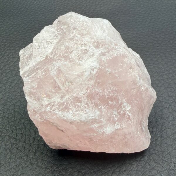 Quartz Rose "brut" de madagascar (réf prb11) – Image 3