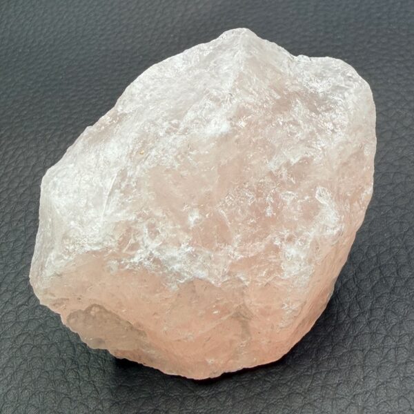 Quartz Rose "brut" de madagascar (réf prb11) – Image 2