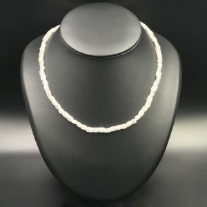 Collier perles en péristerite (labradorite blanche) (réf cpla2)