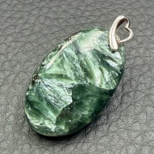 Pendentif en Séraphinite