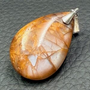 Pendentif en Pierre de Lune Noire