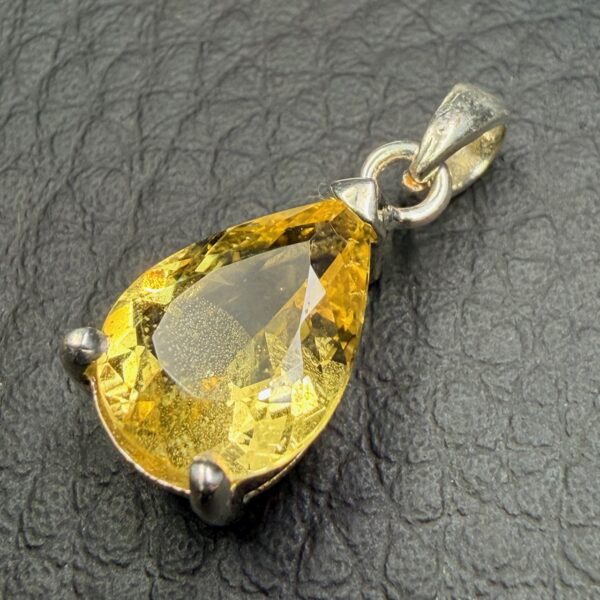 Pendentif en Héliodore du Brésil (réf phe7) – Image 2