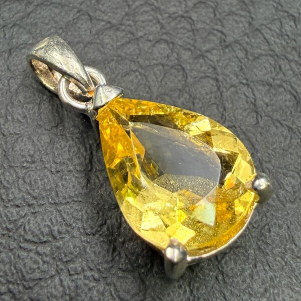 Pendentif en Héliodore