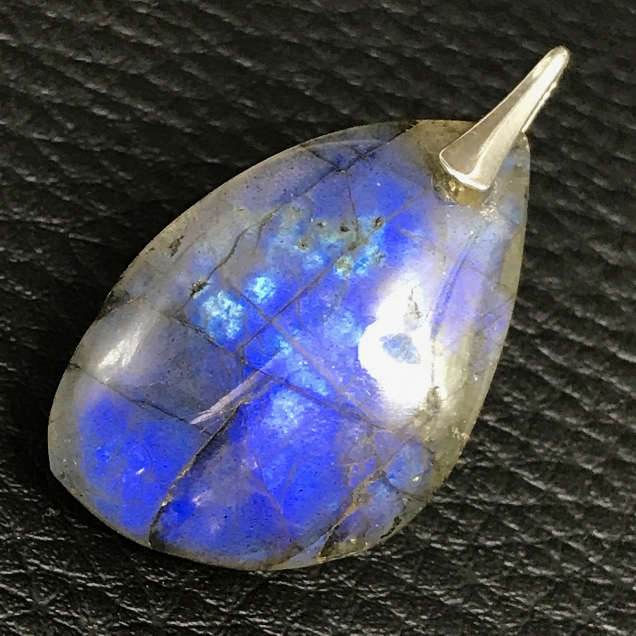 Pendentif en Labradorite Bleu Abyssal (réf lba40)