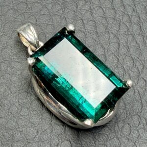 Pendentif en Tourmaline Pirineu Lagoon