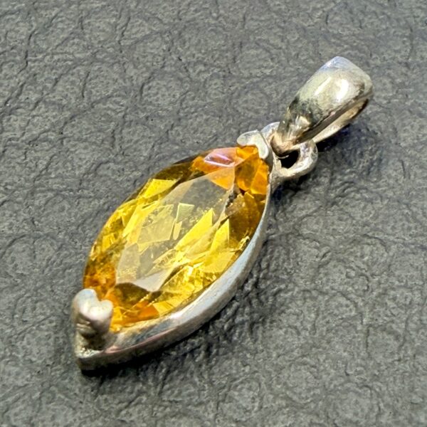 Pendentif en Héliodore