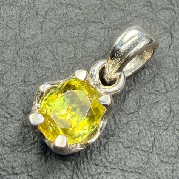 Pendentif en Péridot "Gemme" (réf pe2) – Image 3