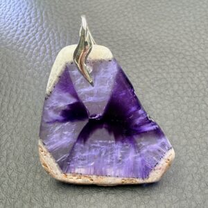 Pendentif en Améthyste trapiche