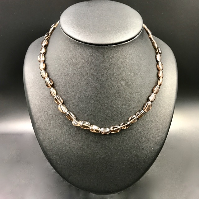 Collier perles ovale en cristal de roche fumé (réf cqf4)