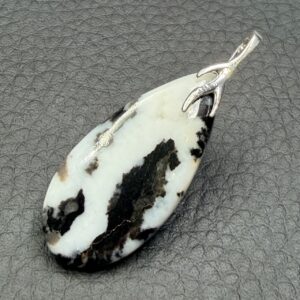 Pendentif en jaspe zèbre