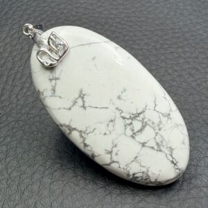 Pendentif en howlite