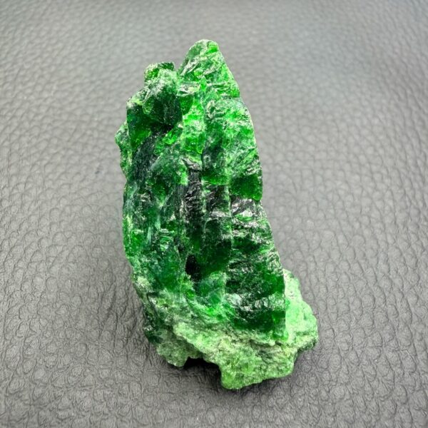Chrome diopside de Russie « brut » (ref chd7) – Image 3