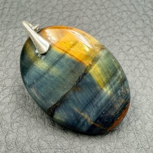 Pendentif Oeil de Faucon