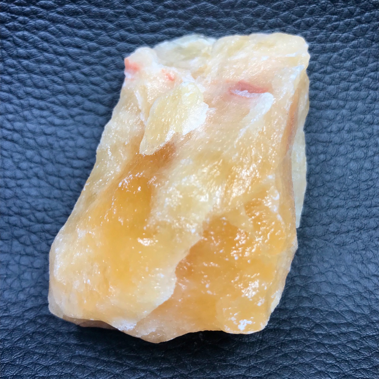 Calcite orange brute de Madagascar (réf cob4)