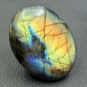 Galet de Labradorite