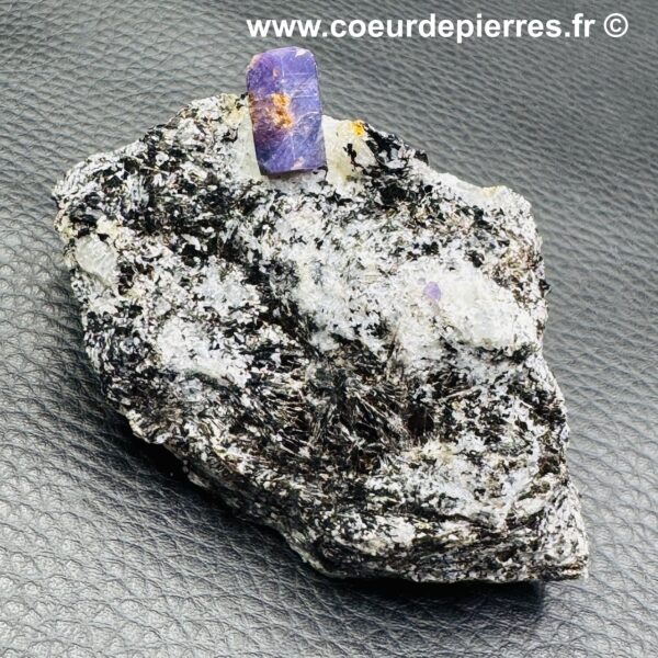 Saphir sur Biotite de Madagascar (réf sap3) – Image 2