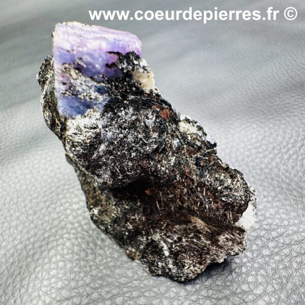 Saphir sur Biotite, Madagascar (réf sap10) – Image 4