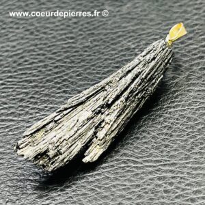 Pendentif en Cyanite Noire “Taramite” du Brésil (réf cy19)