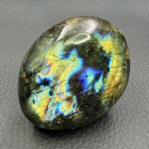 Galet de Labradorite