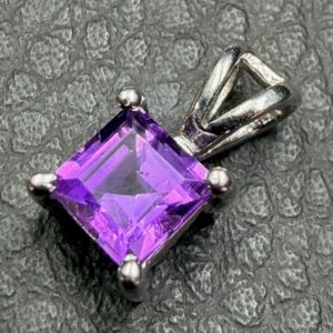 Pendentif en Améthyste Gemme