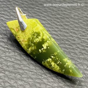 Pendentif en jade néphrite du Canada (réf pja11)