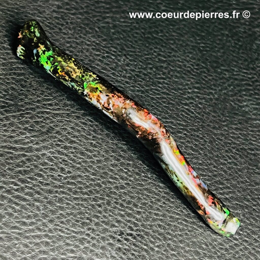 opale noire d'Indonésie