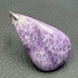Pendentif en lépidolite