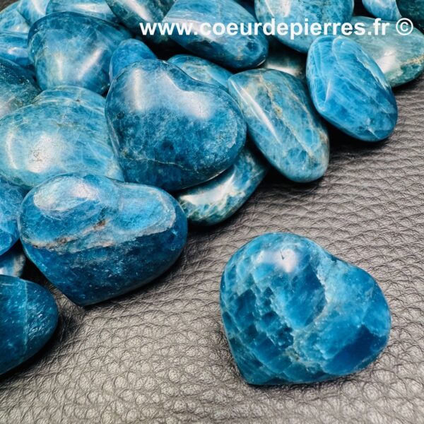 Coeur en apatite bleue