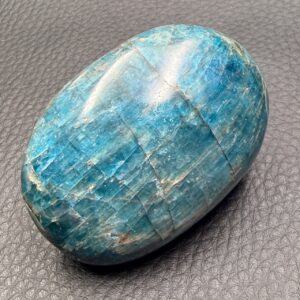 Galet Apatite Bleue