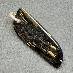 Pendentif en Nuumite