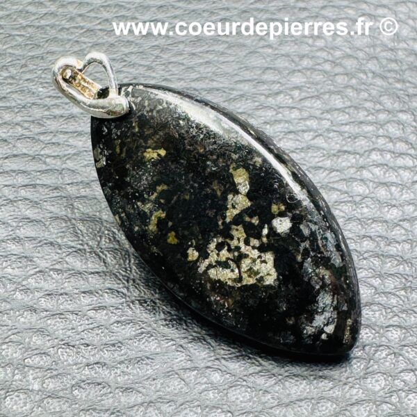 Pendentif en Nuumite