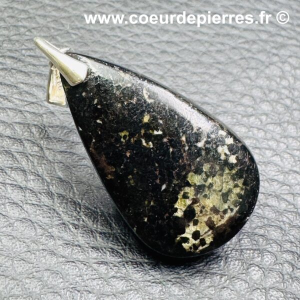 Pendentif en Nuumite du Groenland (réf nu8) – Image 2