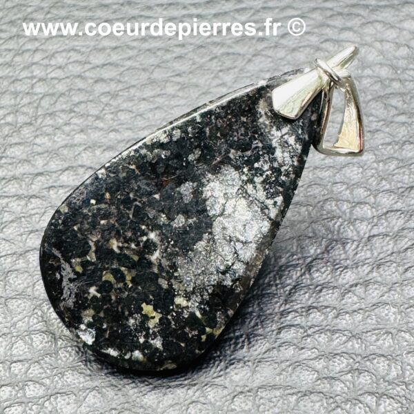 Pendentif en Nuumite du Groenland (réf nu8) – Image 3