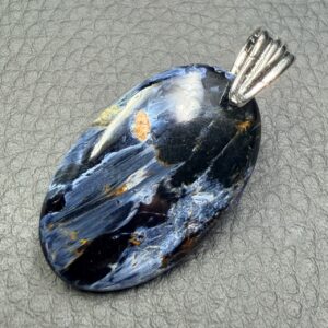 Pendentif en Piétersite