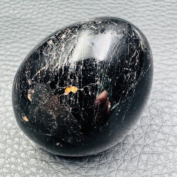 Galet de Tourmaline noire de Madagascar (réf gt11) – Image 2
