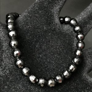 Bracelet en spinelle noir de Madagascar « perles facettés de 6mm »