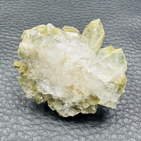 Cristal de roche à inclusions de diopside du Pakistan (qd4) – Image 4