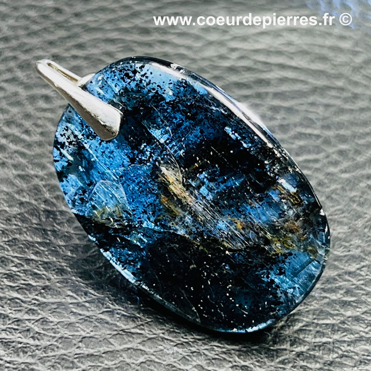 Pendentif cyanite bleue du Brésil (réf cy16)