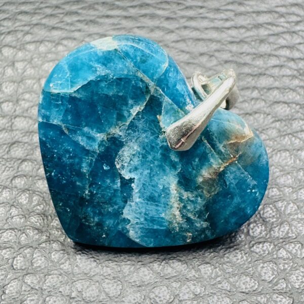 Pendentif en apatite bleue de Madagascar (réf pab11) – Image 2
