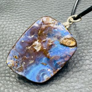 Pendentif en opale Boulder