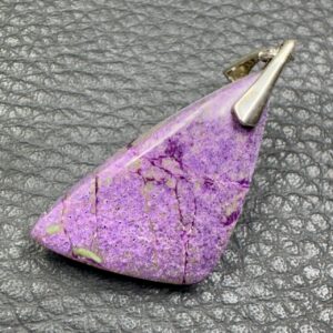 Pendentif en stichtite