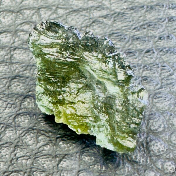 Moldavite Chlum de République Tchèque (réf md1) – Image 4